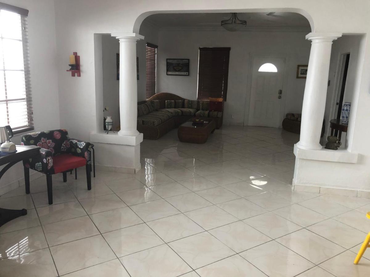 Private Room In The Heart Of Calle Ocho Miami Exterior photo