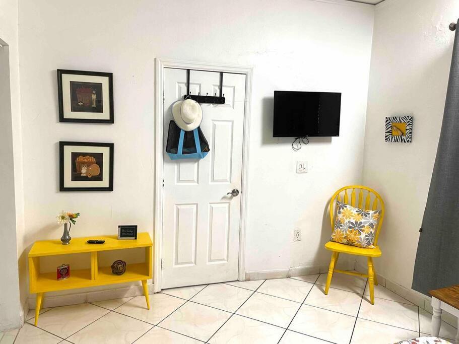Private Room In The Heart Of Calle Ocho Miami Exterior photo